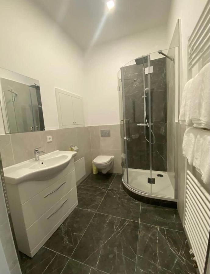 Industrial Apartment Schlossberg Linz Exterior photo