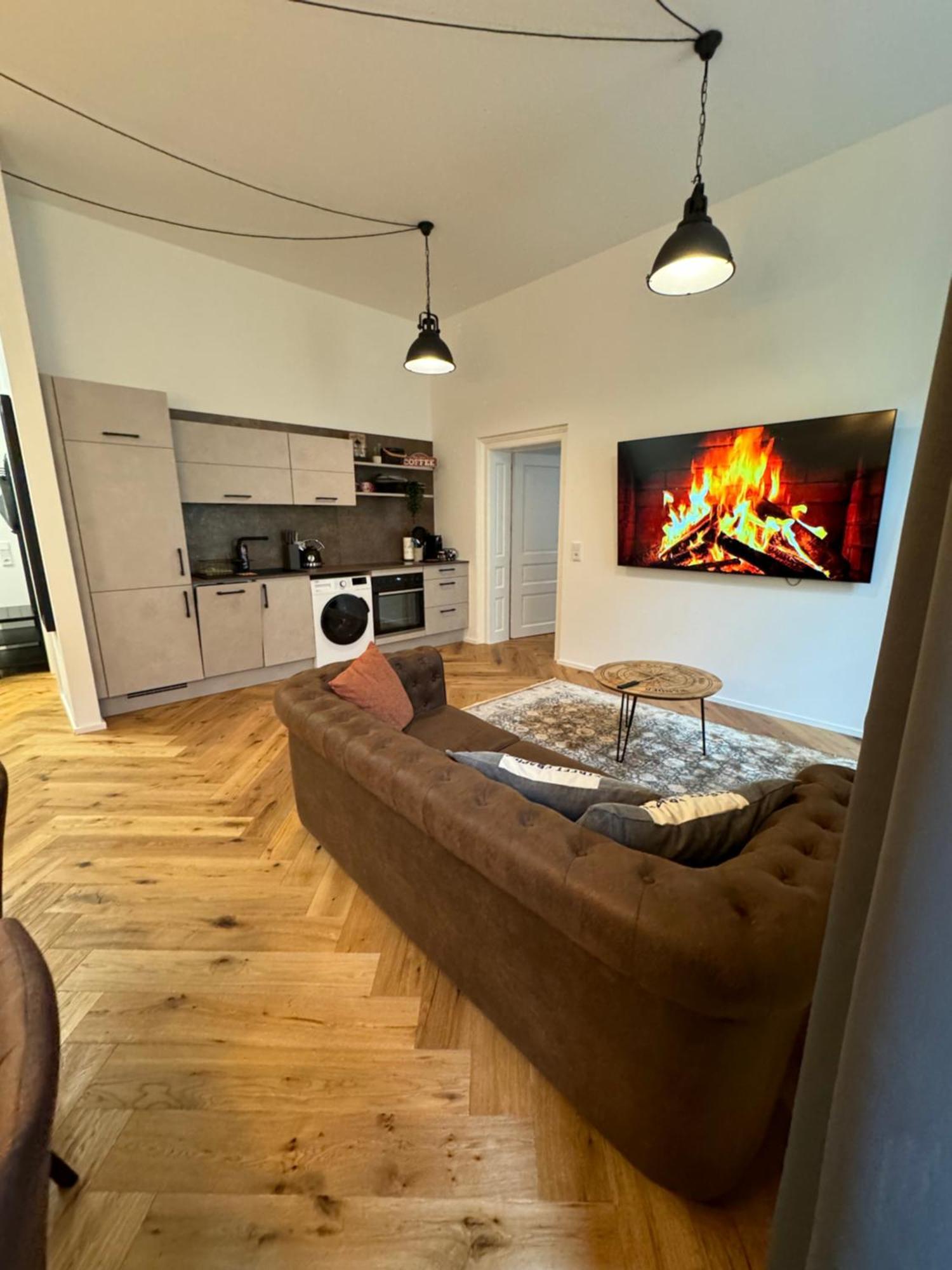 Industrial Apartment Schlossberg Linz Exterior photo